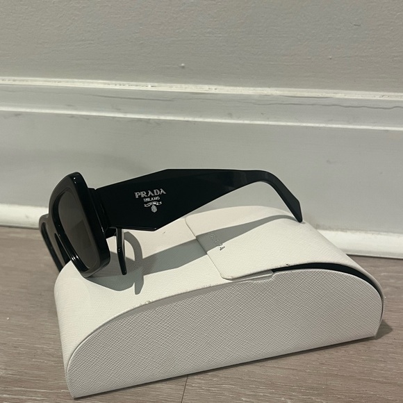 Prada Sunglasses - Picture 4 of 9